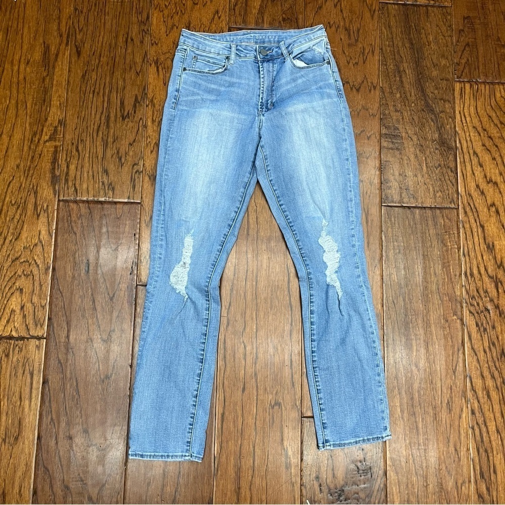 Articles of society women’s light wash distressed jeans